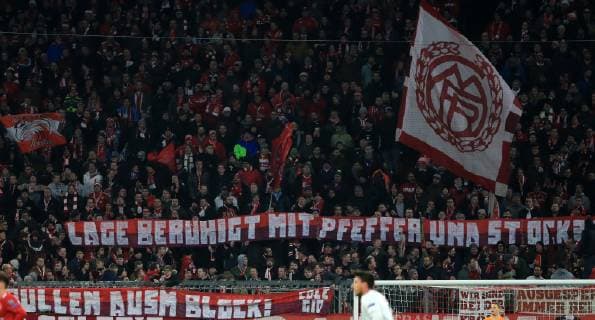 27 11 2018 Champions League Season 2018 2019 Bavaria vs Benfica Lisbon Allianz Arena Munich Sports in picture FCB Fans with poster DFL REGULATIONS PROHIBIT ANY USE OF PHOTOGRAPHS AS IMAGE SEQUENCES AND OR QUASI VIDEO