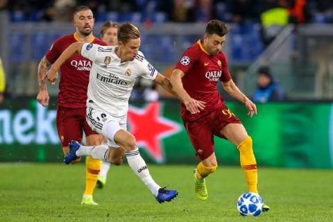 Italy: UEFA Champions League Roma vs Real Madrid 27th November 2018, Stadio Olimpico, Rome, Italy; UEFA Champions League football, AS Roma versus Real Madrid; Marcos llorente of Real challenges Stephan El Shaarawy of AS Roma . Rome Rome Italy Stadio Olimpico  GiampieroxSposito PacificxPress