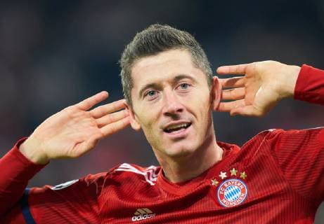 Robert LEWANDOWSKI, FCB 9 celebrates his goal 4-1 Cheering, joy, emotions, celebrating, laughing, cheering, rejoice, tearing up the arms, clenching the fist, celebrate, celebration, FC BAYERN MUNICH - BENFICA LISBON 5-1 UEFA Football Champions League , Munich, November 27, 2018, Season 2018 2019, group stage, group E, FCB, Lissabon, Photographer: Peter Schatz MAGICS