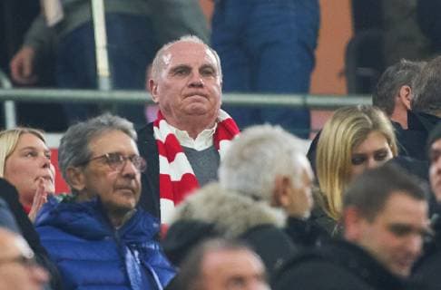 Uli HOENESS (FCB President ), FCB President and chairman, half-size, portrait, sad, disappointed, angry, Emotions, disappointment, frustration, frustrated, sadness, desperate, despair, FC BAYERN MUNICH - BENFICA LISBON 5-1 UEFA Football Champions League , Munich, November 27, 2018, Season 2018 2019, group stage, group E, FCB, Lissabon, Photographer: Peter Schatz MAGICS