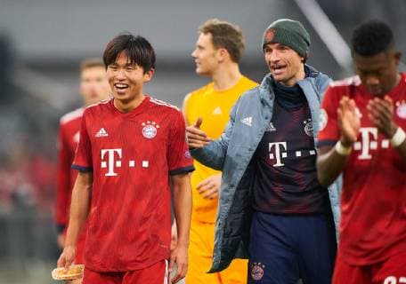 Celebration after the match: Wooyeong JEONG, FCB 20 Thomas MUELLER, MÜLLER, FCB 25 Manuel NEUER, FCB 1 FC BAYERN MUNICH - BENFICA LISBON 5-1 UEFA Football Champions League , Munich, November 27, 2018, Season 2018 2019, group stage, group E, FCB, Lissabon, Photographer: Peter Schatz MAGICS