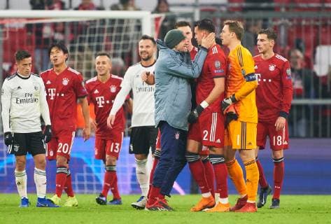 Celebration after the match: Wooyeong JEONG, FCB 20 Thomas MUELLER, MÜLLER, FCB 25 Sandro WAGNER, FCB 2 Leon GORETZKA, FCB 18 Manuel NEUER, FCB 1 FC BAYERN MUNICH - BENFICA LISBON 5-1 UEFA Football Champions League , Munich, November 27, 2018, Season 2018 2019, group stage, group E, FCB, Lissabon, Photographer: Peter Schatz MAGICS