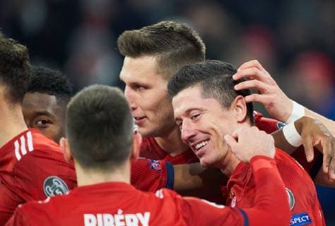 Robert LEWANDOWSKI, FCB 9 celebrates his goal 4-1 with Niklas SUELE, FCB 4 David ALABA, FCB 27 FC BAYERN MUNICH - BENFICA LISBON 5-1 UEFA Football Champions League , Munich, November 27, 2018, Season 2018 2019, group stage, group E, FCB, Lissabon, Photographer: Peter Schatz MAGICS