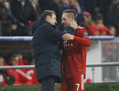 Franck Ribery Bayern right goes after his replacement to coach Niko Kovac Bayern FC Bayern Munich Benfica Lisbon Munich GER 27 11 2018 Football Champions League 2018 2019