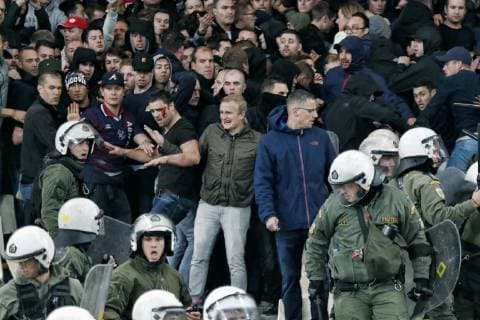 Fußball, CL, AEK Athen - Ajax Amsterdam, Ausschreitungen der Fans ATHENS, Olympic Stadium, AEK Athens FC - Ajax , football, Champions League, season 2018-2019, 27-11-2018, riots on the stands with police trying to intervene during the game AEK Athens - Ajax 0-2. AEK Athens - Ajax x2651248x