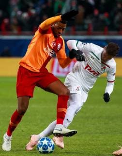 MOSCOW, RUSSIA â€“ NOVEMBER 28, 2018: Galatasaray Istanbulâ€™s Henry Onyekuru (L) and Lokomotiv Moscowâ€™s Grzegorz Krychowiak in their 2018 19 UEFA Champions League Group G Round 5 football match at RZD Arena. Sergei Fadeichev TASS  TS09922F