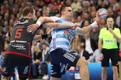 SG Flensburg Handewitt vs MOL Pick Szeged Handball EHF Champions League Group stage 28 11 18 Richard Bodo MOL Pick Szeged 09 Simon Hald Jensen SG Flensburg Handewitt 05 xmmkx