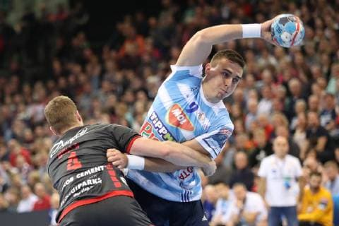 SG Flensburg Handewitt vs MOL Pick Szeged Handball EHF Champions League Group stage 28 11 18 Richard Bodo MOL Pick Szeged 09 Johannes Golla SG Flensburg Handewitt 04 xmmkx