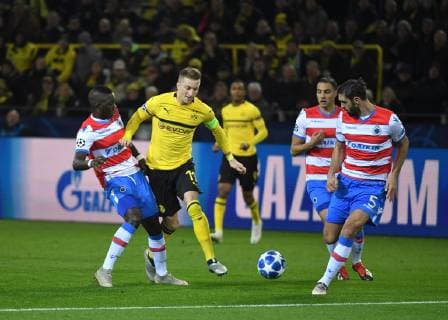 28 11 2018 Football UEFA Champions League Season 2018 2019 Preliminary Round 5 Matchday Borussia Dortmund Club Bruegge v li Marvelous Nakamba FC Bruegge Marco Reus Borussia Dortmund Benoit Poulain FC Bruegge Team2