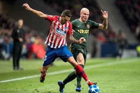 Atletico de Madrid s Victor Machin vies for the ball with AS Monaco s Andrea Raggi (R) during a UEFA Champions League group A match between Atletico de Madrid and AS Monaco at Wanda Metropolitano stadium in Madrid, Spain, 28 November 2018. Atletico de Madrid vs. AS Monaco !ACHTUNG: NUR REDAKTIONELLE NUTZUNG!  Copyright: xRodrigoxJimenezx GRAF8251 20181128-636790366705122685