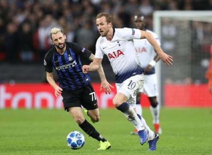 Harry Kane of Tottenham loses Marcelo Brozovic of Inter Milan during the UEFA Champions League, Group B match at Wembley Stadium, London. Picture date: 28th November 2018. Picture credit should read: David Klein Sportimage EDITORIAL USE ONLY. No use with unauthorised audio, video, data, fixture lists, club league logos or live services. Online in-match use limited to 120 images, no video emulation. No use in betting, games or single club league player publications. A54I4359.JPG