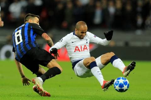 Sport Bilder des Tages 28th November 2018, Wembley Stadium, London England; UEFA Champions League football, Tottenham Hotspur versus Inter Milan; Mat& xed;as Vecino of Internazionale fouls Lucas Moura of Tottenham Hotspur  ActionPlus12083738 ShaunxBrooks