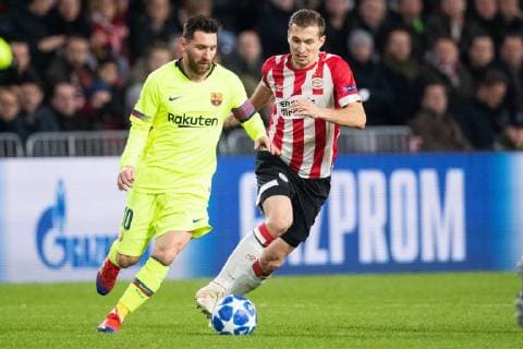 Lionel Messi of FC Barcelona Barca Daniel Schwaab of PSV during the UEFA Champions League group C match between PSV Eindhoven and FC Barcelona at the Phillips stadium on November 28, 2018 in Eindhoven, The Netherlands UEFA Champions League 2018 2019 xVIxVIxImagesx xTomxBodexMultimediaxIVx 12919140