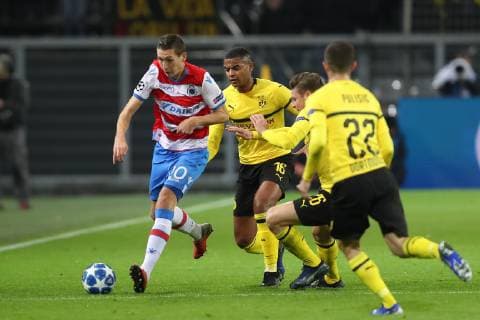 Club s Hans Vanaken and Dortmund s Manuel Akanji fight for the ball during a game between Belgian soccer team Club Brugge KV and German team Borussia Dortmund in Dortmund, Germany, Wednesday 28 November 2018, on the fifth day of the UEFA Champions League, in group A. BRUNOxFAHY  x05478899x