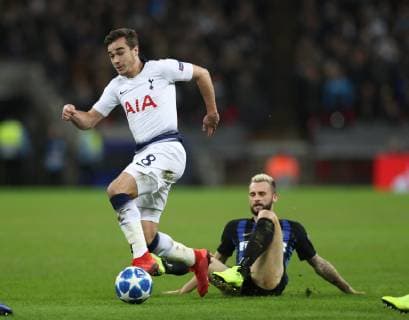 Harry Winks of Tottenham glides past Marcelo Brozovic of Inter Milan during the UEFA Champions League, Group B match at Wembley Stadium, London. Picture date: 28th November 2018. Picture credit should read: David Klein Sportimage EDITORIAL USE ONLY. No use with unauthorised audio, video, data, fixture lists, club league logos or live services. Online in-match use limited to 120 images, no video emulation. No use in betting, games or single club league player publications. A54I5071.JPG