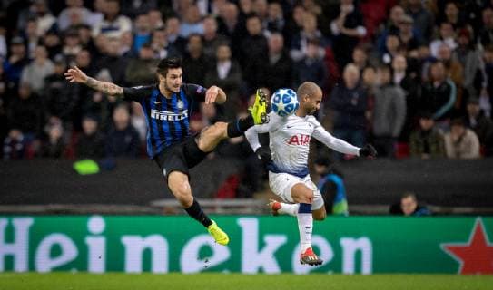 Sport Bilder des Tages Keita Bald? (on loan from Monaco) of Internazionale (Inter Milan) & Lucas of Spurs during the UEFA Champions League match between Tottenham Hotspur and Internazionale at Wembley Stadium, London, England on 28 November 2018. Copyright: xAndyxRowlandx PMI-2438-0002