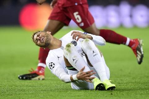 blessure de NEYMAR JR (PSG) FOOTBALL : PSG vs FC Liverpool - Ligue des Champions UEFA - Paris - 28 11 2018 JBAutissier Panoramic 
