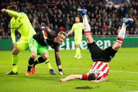 Clement Lenglet of FC Barcelona Barca FC Barcelona goalkeeper Marc-Andre ter Stegen, Gaston Pereiro of PSV during the UEFA Champions League group C match between PSV Eindhoven and FC Barcelona at the Phillips stadium on November 28, 2018 in Eindhoven, The Netherlands UEFA Champions League 2018 2019 xVIxVIxImagesx xTomxBodexMultimediaxIVx 12919590