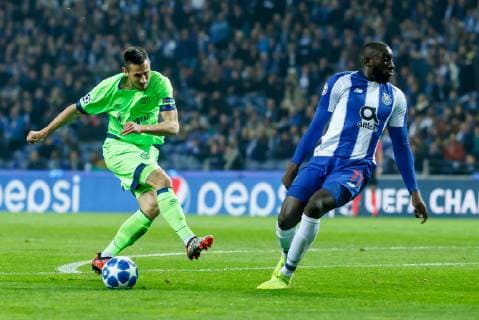 Portugal Porto 28 11 2018 UEFA Champions League 2018 19 Season Preliminary Group Phase Group D 5 Matchday FC Porto FC Schalke 04 Steven Skrzybski S04 and Jesus Corona FCP in the duel DeFodi048