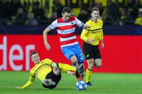Dortmund s Marco Reus and Club s Hans Vanaken fight for the ball during a game between Belgian soccer team Club Brugge KV and German team Borussia Dortmund in Dortmund, Germany, Wednesday 28 November 2018, on the fifth day of the UEFA Champions League, in group A. BRUNOxFAHY  x05478919x