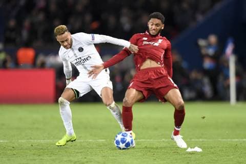 10 NEYMAR JR (PSG) - 12 JOE GOMEZ (LIV) FOOTBALL : Paris SG vs Liverpool - Ligue des Champions - 28 11 2018 AnthonyBIBARD FEP Panoramic 
