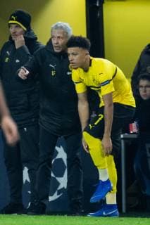 28 11 2018 xkvx Football UEFA Champions League Borussia Dortmund Club Bruegge emspor v l Coach Lucien Favre BVB Borussia Dortmund gives instruction gesticulated with arms gesticulate gives instructions gesticulate Jadon Sancho BVB Borussia Dortmund DFL DFB REGULATIONS PROHIBIT ANY USE OF PHOTOGRAPHS as IMAGE SEQUENCES and or QUASI VIDEO Dortmund