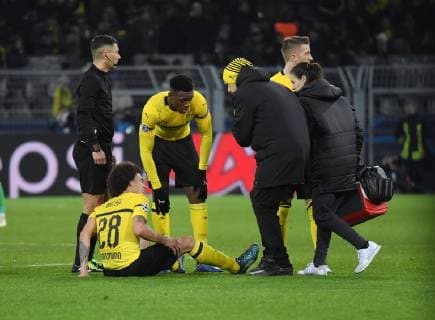 28 11 2018 Football UEFA Champions League Season 2018 2019 Preliminary Round 5 Matchday Borussia Dortmund Club Bruegge Injury Axel Witsel Borussia Dortmund li Team2