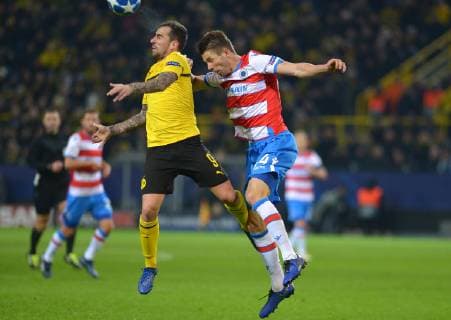 Dortmund Germany 28 11 2018 UEFA Champions League 2018 19 Season Back Round Group Phase Group A 5 Matchday BV Borussia Dortmund Club Bruegge Paco Alcacer BVB and Brandon Mechele Bruegge in header duel DeFodi521