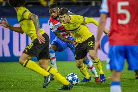 Dortmund Germany 28 11 2018 UEFA Champions League 2018 19 Season Back Round Group Phase Group A 5 Matchday BV Borussia Dortmund vs. FC Bruegge Christian Pulisic Borussia Dortmund Stefano Denswil FC Brügge in the duel DeFodi520