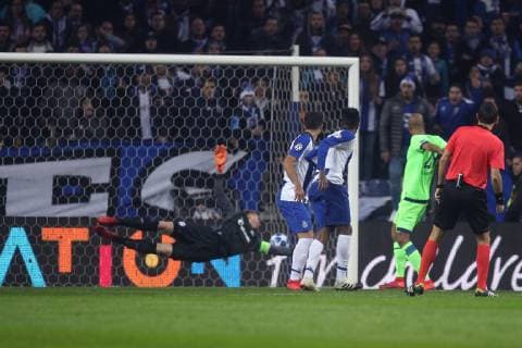 28 11 2018 Football Season 2018 2019 Champions League 5 Matchday FC Porto FC Schalke 04 Eder Militao Eder Militao FC Porto scored the goal to 1 to 0 Porto Estadio do Dragao Portugal