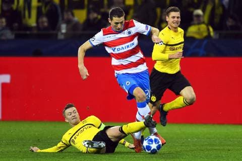 DORTMUND, GERMANY - NOVEMBER 28 : Marco Reus midfielder of Borussia Dortmund, Hans Vanaken midfielder of Club Brugge during the UEFA Champions League group A match between Borussia Dortmund and Club Brugge KV on November 28, 2018 in Dortmund, Germany, 28 11 2018 FOOTBALL : Ligue des champions - Group A - Borussia Dortmund v Club Brugge - 28 11 2018 PHOTONEWS PANORAMIC  ?