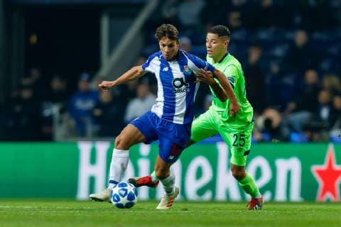 Portugal Porto 28 11 2018 UEFA Champions League 2018 19 Season Preliminary Group Phase Group D 5 Matchday FC Porto FC Schalke 04 Oliver Torres FCP and Amine Harit S04 in a duel DeFodi048