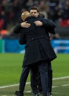 Football - 2018 2019 UEFA Champions League - Group B: Tottenham Hotspur vs. Inter Milan Mauricio Pochettino, Manager of Tottenham FC, consoles Luciano Spalletti, Manager of Inter Milan, at the final whistle at Wembley Stadium. COLORSPORT DANIEL BEARHAM  csp_tot_int_281118_