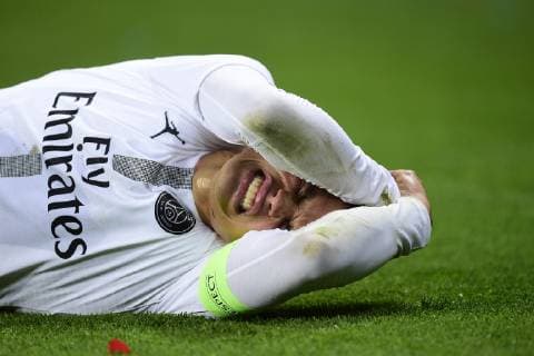 blessure de SILVA Thiago (PSG) FOOTBALL : PSG vs FC Liverpool - Ligue des Champions UEFA - Paris - 28 11 2018 JBAutissier Panoramic 