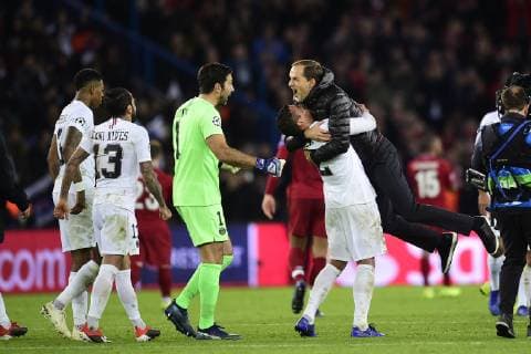 joie des joueurs du PSG en fin de match SILVA Thiago (PSG) dans les bras de TUCHEL Thomas - entraineur (PSG) FOOTBALL : PSG vs FC Liverpool - Ligue des Champions UEFA - Paris - 28 11 2018 JBAutissier Panoramic 