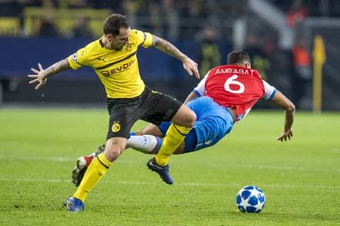Football UEFA Champions League CL Season 2018 2019 5 Matchday Borussia Dortmund Club Bruges in Dortmund North Rhine-Westphalia Dortmunds Paco Alcacer l and Bruges Sofyan Amrabat fight for the ball UEFA REGULATIONS PROHIBIT ANY USE OF PHOTOGRAPHS AS IMAGE SEQUENCES AND OR QUASI VIDEO Copyright: xKirchner DavidxInderliedx