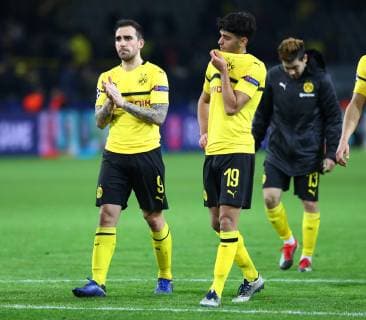 Wednesday 28 11 2018 Season 2018 2019 UEFA Champions League 5 Matchday at Dortmunder Signal Iduna Park BVB 09 Borussia Dortmund Club Bruges Disappointment with de Dortmund players after final whistle Paco Alcacer Francisco Alcacer Garcia BVB and Mahmoud Dahoud BVB v l