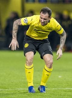 Soccer UEFA Champions League CL Season 2018 2019 5 Matchday Borussia Dortmund Club Bruges in Dortmund North Rhine-Westphalia Dortmunds Paco Alcacer has pain UEFA REGULATIONS PROHIBIT ANY USE OF PHOTOGRAPHS AS IMAGE SEQUENCES AND OR QUASI VIDEO Copyright: xKirchner DavidxInderliedx