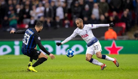 Lucas of Spurs takes on Danilo D Ambrosio of Internazionale (Inter Milan) during the UEFA Champions League match between Tottenham Hotspur and Internazionale at Wembley Stadium, London, England on 28 November 2018. Copyright: xAndyxRowlandx PMI-2438-0022
