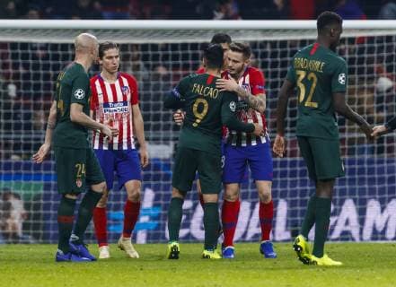 Partido de la Liga de Campeones entre el Atletico y el Monaco en el Wanda Metropolitano. En la imagen, Koke y Falcao.Champions League match between Atletico and Monaco. In this picture, Koke and Falcao. 