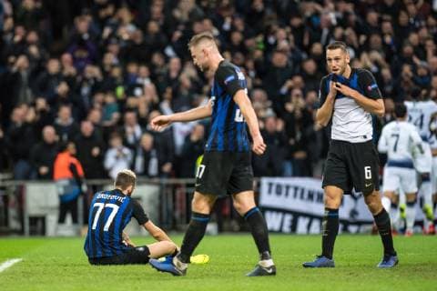 LONDON, ENGLAND - NOVEMBER 28: FC Internazionale players Stefan de Vrij and Marcelo Brozovi? reaction after Tottenham Hotspur scoring goal during the Group B match of the UEFA Champions League between Tottenham Hotspur and FC Internazionale at Wembley Stadium on November 28, 2018 in London, United Kingdom. (Photo by Sebastian Frej) SPO, SOC, FOC  Copyright: xSebastianxFrej