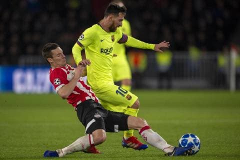 November 28, 2018 - Eindhoven, Netherlands - Lionel Messi of Barcelona fouled by Nick Viergever of PSV during the UEFA Champions League Group B match between PSV Eindhoven and FC Barcelona Barca at Philips Stadium in Eindhoven, Netherlands on November 28, 2018 PSV v FC Barcelona - UEFA Champions League Group B  - ZUMAn230 20181128_zaa_n230_525 Copyright: xAndrewxSurmax
