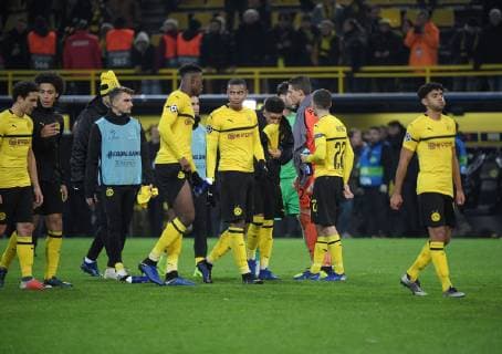 28 11 2018 Football UEFA Champions League Season 2018 2019 Preliminary round 5 Matchday Borussia Dortmund Club Bruegge 0 0 Dortmunds players go to their fans after the SP match Team2