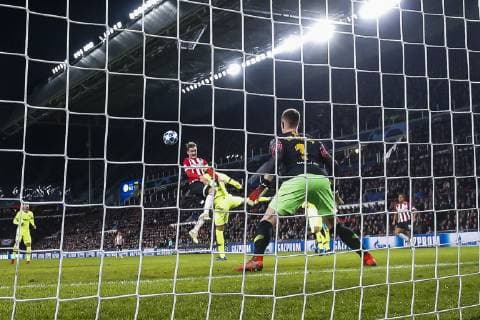 EINDHOVEN, PSV - Barcelona 1-2, football, Champions League, season 2018-2019, 28-11-2018, Philips Stadium, PSV player Luuk de Jong (M) scores 1-2, Barcelona player Marc Andre ter Stegen (2R) PSV - Barcelona  x2653679x