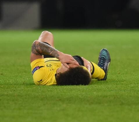 CL Borussia Dortmund Club Brügge 0 0 28 11 2018 Axel Witsel BVB injured on grass DFL REGULATIONS PROHIBIT ANY USE OF PHOTOGRAPHS AS IMAGE SEQUENCES AND OR QUASI VIDEO HM