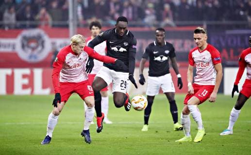 Salzburg RB Leipzig Football Euro League Salzburg 29 11 2018 Red Bull Arena Football UEFA Euro League Group B 5 Matchday FC Salzburg vs. RB Leipzig In the picture from left Xaver Schlager 42 Salzburg Jean Kevin Augustin 29 RB Leipzig and Hannes Wolf 13 Salzburg According to UEFA specifications, it is forbidden to exploit or have exploited photographs taken in the stadium and or from the match in the form of sequence images or video-like photo sequences