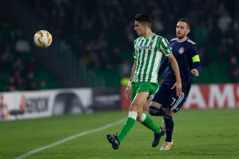 29th November 2018, Estadio Benito Villamarin, Seville, Spain; UEFA Europa League football, Real Betis versus Olympiakos; Marc Bartra of Real Betis protects the ball from Kostas Fortounis of Olympiacos  ActionPlus12083901 AntonioxGomez