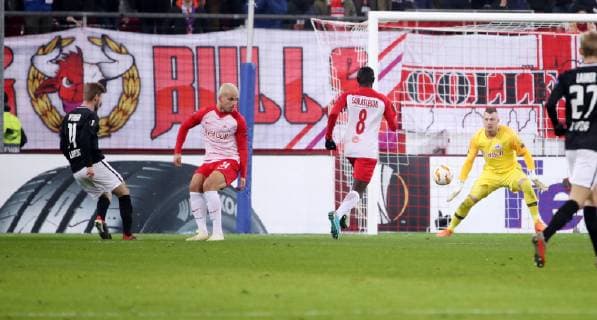Salzburg RB Leipzig Football Euro League Salzburg 29 11 2018 Red Bull Arena Football UEFA Europa League Group B 5 Matchday FC Red Bull Salzburg vs. RB Leipzig In picture Timo Werner l 11 RB Leipzig fails in front of the Salzburg goal According to UEFA specifications, it is forbidden to exploit or have exploited photographs taken in the stadium and or from the match in the form of sequence pictures and or video-like photo galleries