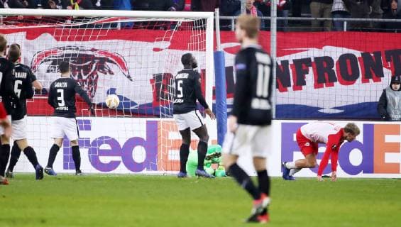 Salzburg RB Leipzig Football Euro League Salzburg 29 11 2018 Red Bull Arena Football UEFA Europa League Group B 5 Matchday FC Red Bull Salzburg vs. RB Leipzig In the picture Goal for Salzburg Scorer Fredrik Gulbrandsen r 21 Salzburg turns off after his goal According to UEFA specifications, it is forbidden to exploit or have exploited photos taken in the stadium and or the match in the form of sequence pictures and or video-like photo sequences