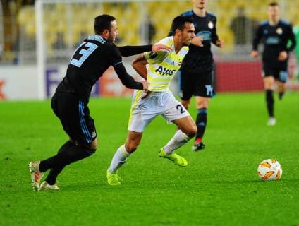 Baris Alici (R) of Fenerbahce and Amir Rrahmani of Dinamo Zagreb during the UEFA Europa League groupD match between Fenerbahce and Dinamo Zagreb at Ulker Stadium in Istanbul , Turkey on November 29 , 2018. 